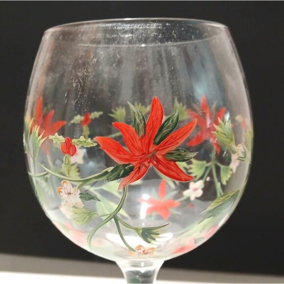 Hand Painted Poinsettia Stemmed Wine Glass Set Of 2 Holly Christmas Festive Lot - Picture 2 of 5